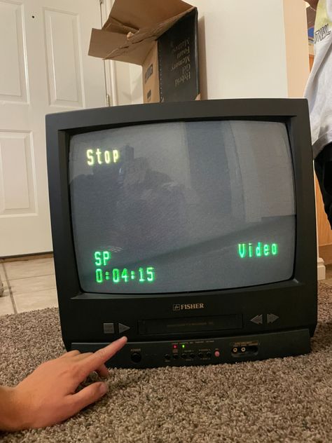 Fisher vhs television Vhs Room, Crt Tv Aesthetic, Tv Astethic, 2000s Internet Aesthetic, Vintage Tv Aesthetic, 90s Vhs Aesthetic, Old Tv Aesthetic, Vhs Ideas, Crt Television