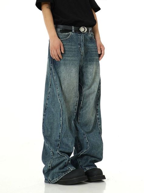 Model is 5ft 9''(176cm) tall, 145 lbs(66kg) weight and wearing a size L168cm 59kg wearing a size M - Reconstructed style- Baggy straight fit- DENIM Mens Jeans Baggy, Buggy Jeans Men, Custom Baggy Jeans, Baggy Fits Men, Baggy Jeans Men, Baggy Pants Men, Baggy Pants Outfit, Punk Jeans, Custom Pants