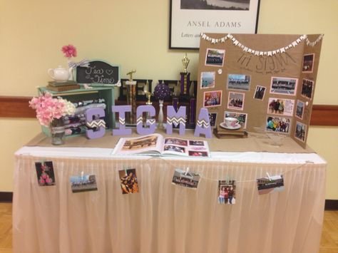 College Fair Table Display, Sorority Table Decorations, Tabling Ideas College Recruitment, Involvement Fair Table Ideas, Club Rush Table Ideas, College Club Fair Table Ideas, Sorority Recruitment Table Display, Sorority Recruitment Table, Recruitment Table Display