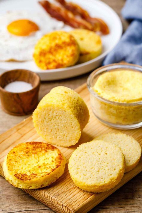 90 Second Keto Bread That Doesn't Suck - Keto Pots Baking Alternatives, 90 Second Bread, Keto Bread Recipe, Keto Friendly Bread, 90 Second Keto Bread, Coconut Flour Bread, No Bread Diet, Keto Biscuits, Bread Alternatives