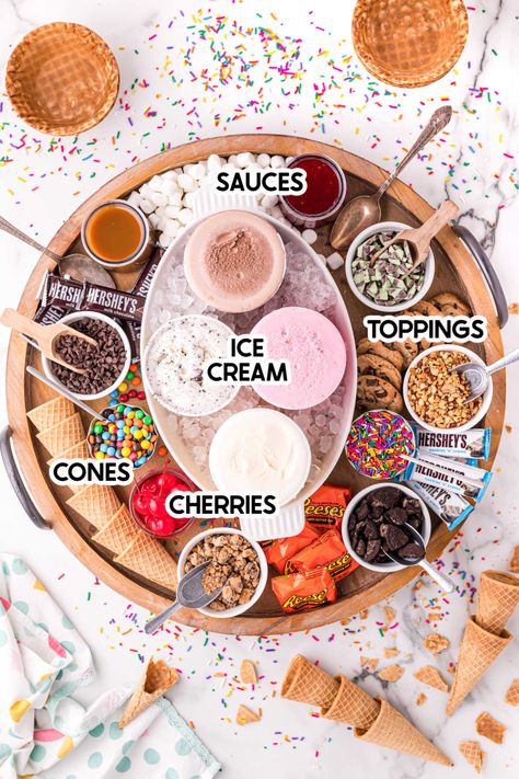 Ice Cream Sundae Bar Aesthetic, Make Your Own Ice Cream Sundae Bar, Ice Cream Sundae Fundraiser, Ice Cream Party At Home, Ice Cream Station Birthday, Ice Cream Station Party, Ice Creme Bar, Desserts To Make With Ice Cream, Ice Cream Bar At Home