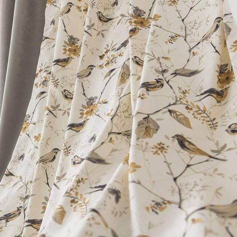 beautiful curtains designs Cottage Curtains Ideas Living Room, Floral Curtains Living Room, Hygge House, Adu Ideas, Birds Yellow, Bird Curtains, Patterned Curtains, Cottage Curtains, Brown Liner