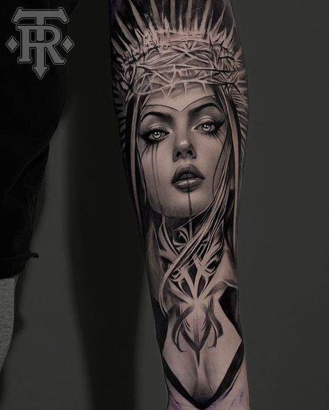 Aphrodite Realism Tattoo, Female Realism Tattoo, Hera Tattoo Goddesses, Realistic Woman Face Tattoo Design, Hera Goddess Tattoo, Woman Warrior Tattoo Goddesses, Female Warrior Tattoo Goddesses, Woman Warrior Tattoo, Hera Tattoo