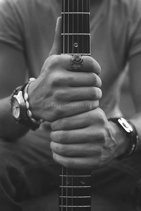 Guitar Senior Pictures, Male Senior Photos, Guitarist Photography, Guitar Portrait, Photography Male, Music Photoshoot, Senior Portraits Male, Acoustic Guitar Photography, Band Photoshoot