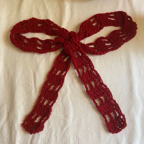 Crochet Bow Scarf, Red Crochet Projects, Crochet Bow Aesthetic, Red Crochet Ideas, Aesthetic Crochet Bandana, Crochet A Bow, Crochet Red Scarf, Red Crochet Top, Crochet Ribbon