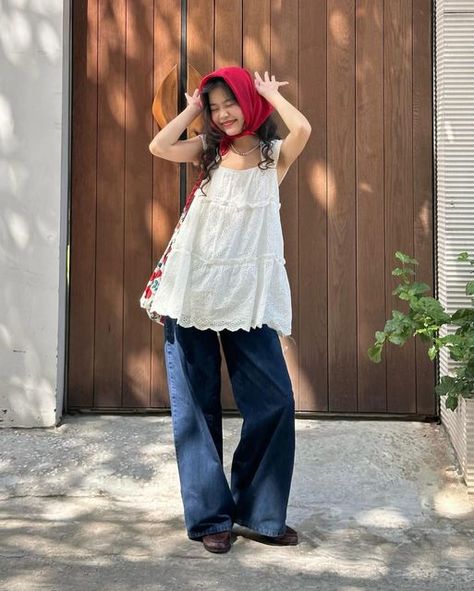 Dress Over Jeans, Japan Outfit, Cute Dress Outfits, Red Hat, Inspired Outfits, Girly Outfits, Skirt Dress, Casual Style Outfits, Fit Inspo