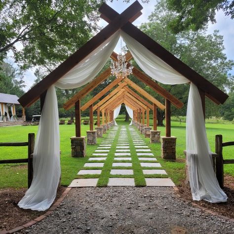 Wooden Decoration Ideas, Event Venue Design, Open Air Chapel, Outdoor Country Wedding, Events Place, Wedding Entrance Decor, Outdoor Pavilion, Farm Wedding Venue, Wooden Decoration