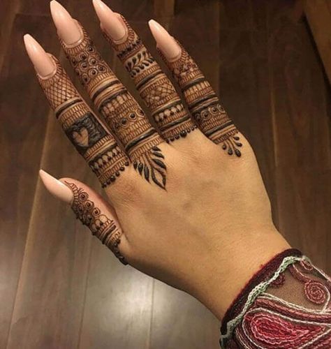 Finger Mehndi Style, Henna Styles, Finger Mehendi Designs, Henna Tattoo Design, Back Hand Mehndi Design, Bridal Mehndi Design, Back Hand Mehndi, Hand Mehndi Design, Finger Henna Designs