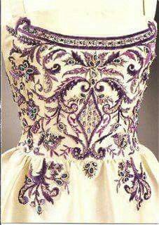 OMG Lesage Embroidery, Gaun Abad Pertengahan, Fashion Embroidery, Antique Dress, Vintage Gowns, Vestidos Vintage, Historical Dresses, 1950s Fashion, Historical Clothing