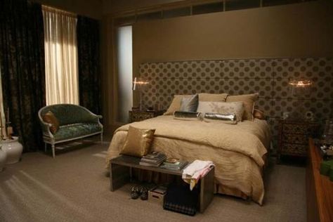 When Serena proved that trust fund babies don't do bed heads, they do bed walls. Serena Van Der Woodsen Bedroom, Gossip Girl Bedroom, Gossip Girl Decor, Serena Van Der, Gossip Girls, Serena Van, Serena Van Der Woodsen, Trendy Bedroom, Bedroom Furniture Design