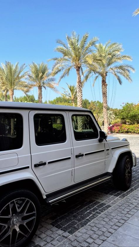 Mercedes G Wagon White, White G Wagon, Mercedes Jeep, Mercedes G Wagon, Luxury Car Interior, Dream Cars Jeep, Car Goals, Sweet Cars, Benz Car