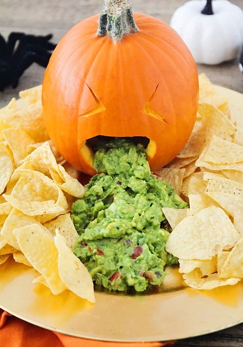 Barfing Pumpkin, Dekorasi Halloween, Halloween Food Appetizers, Easy Halloween Party, Halloween Party Snacks, Cheesecake Dip, Halloween Fest, Fun Halloween Food, Easy Halloween Food