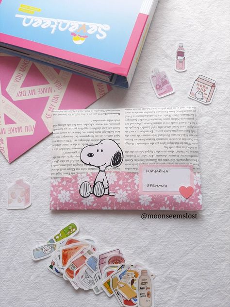 Pink Seventeen, Letter Penpal, Snail Mail Pen Pals, Pretty Letters, Cute Envelopes, Aesthetic Letters, Pen Pal Letters, Bf Gifts