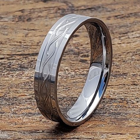 Silver Wedding Rings Men, Thumb Rings Men, Carved Wedding Ring, Infinity Rings, Mens Ring Designs, Unique Mens Rings, Shiny Jewelry, Gold Earrings Models, Gents Ring