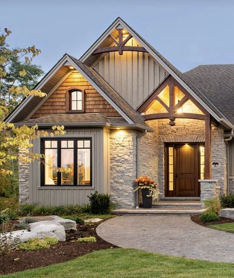 Rustic Exterior House Colors, Rustic House Exterior, Lake Houses Exterior, Rustic Exterior, Exterior House Color, Craftsman Exterior, Brick Exterior House, Modern Farmhouse Exterior, Exterior Remodel