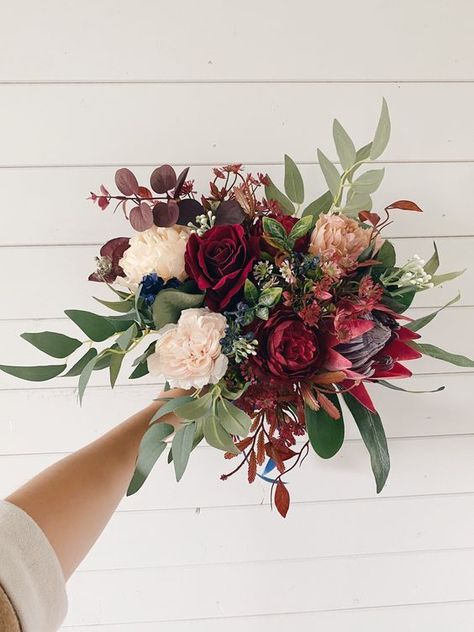 Bridal Bouquet Burgundy, Blush Flowers Bouquet, Navy Wedding Bouquet, Pink Protea, Beige Roses, Burgundy Wedding Flowers, Bouquet Burgundy, Protea Bouquet, Burgundy Bouquet