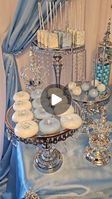 Sweet 16 Dessert Table Ideas, Quince Dessert Table, Quinceanera Main Table Ideas, Diy Candy Table, Blue Candy Table, Birthday Candy Table, Sweets Table Ideas, Sweet Table Decorations, Baby Shower Candy Table