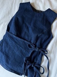 Denim Bows, Clothes Wishlist, Trendy Diy, Diy Tops, Upcycle Sewing, Outfit Inspired, Bow Top, Denim Diy, Creation Couture