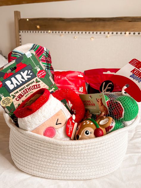 Dog Gift Basket, Dog Christmas Presents, Puppy Christmas Gift, Dog Gift Box, Basket Christmas, Holiday Baskets, Birthday Basket, Christmas Basket, Christmas Bucket