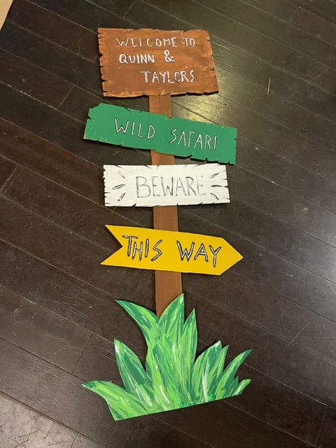 Jungle Theme Classroom Decorations, Safari Theme Classroom, Jungle Theme Decorations, Jungle Theme Classroom, Jungle Decorations, Jungle Theme Parties, Deco Jungle, Jungle Theme Birthday, Jungle Birthday Party