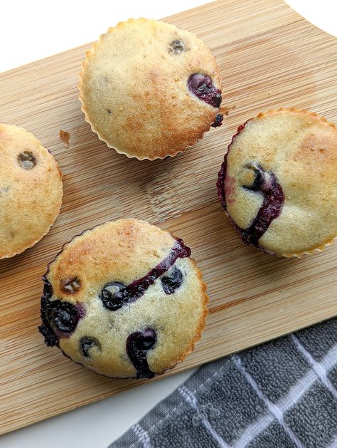 Blueberry Muffins for Baby Blw Banana Blueberry Muffins, Infant Muffin Recipe, Baby Led Weaning Blueberry Muffins, Blw Blueberry Muffins, Banana Blueberry Muffins For Baby, Baby Blueberry Muffins, Blueberry Muffins For Toddlers, Baby Oatmeal Muffins, Toddler Blueberry Muffins