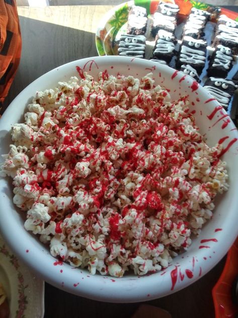 Healthy Halloween Snacks & Treats Which Kids Will Love - RecipeMagik Halloween Food For Movie Night, Summerween Snack Ideas, Slasher Film Party, Red Themed Snacks, Halloween In July Party, Horror Themed Food Ideas, Scary Movie Snacks, Horror Themed Party Food, Summerween Ideas Aesthetic