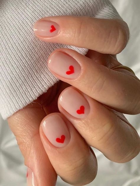 short nude nails with a red heart accent Cute Heart Nails, Heart Nail Designs, Nail Designs Valentines, Short Nail Designs, Cute Heart, Prom Nails, Manicure Y Pedicure, Heart Nails, Valentine's Day Nails