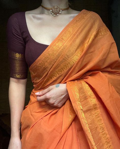 Kattam Saree, Cotton Saree Blouse Designs, Saree Wearing Styles, Simple Saree Designs, Cotton Saree Designs, Orange Saree, Fashionable Saree Blouse Designs, Indian Saree Blouses Designs, Desi Aesthetic