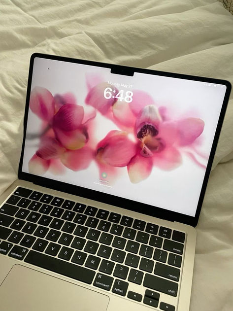 Mac Book Air Aesthetic, Mac Book Air M2, Mac Book Aesthetic, Macbook Aesthetic Wallpaper, Macbook Air Aesthetic, Mac Book Wallpaper, Macbook Ideas, Mac Aesthetic, Mac Book Case