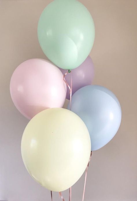 Pastel Rainbow Balloons, Pastel Color Party, Pastel Theme Party, Balloons Rainbow, Lila Party, Pastel Baby Shower, 1st Birthday Balloons, Peter Rabbit Party, Pastel Birthday