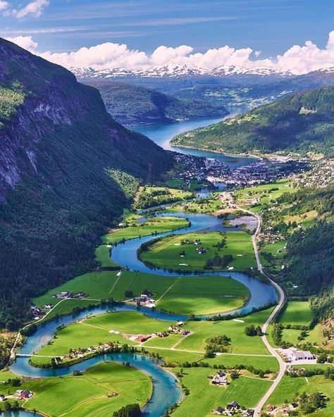 Nordland Norway. - 9GAG Beautiful Norway, Norway Fjords, Live Beautiful, Nordland, Vacation Tips, Norway Travel, Awesome Places, Destination Voyage, Beautiful Places In The World