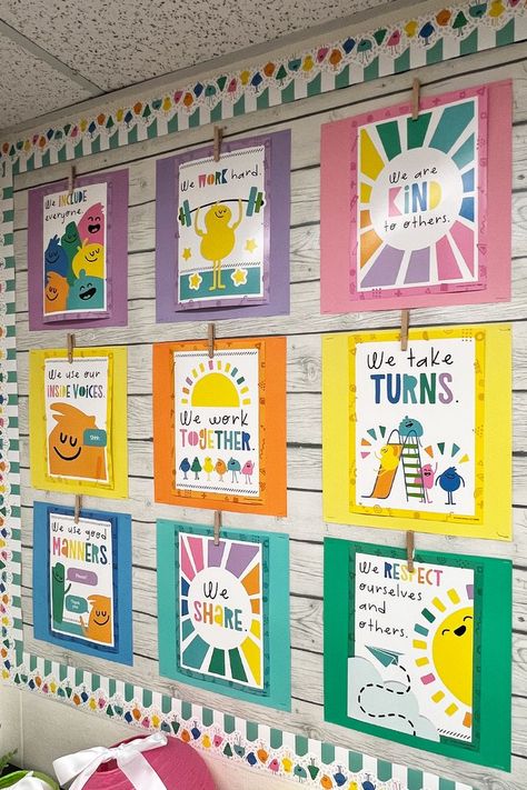 All About Me Teacher Bulletin Board, Early Childhood Education Bulletin Board, Classroom Frames Ideas, Happy Place Classroom Decor, Bulletin Board Set Up, Kindergarten Display Board Ideas, Happiness Bulletin Board Ideas, Outside Classroom Bulletin Board, Pre K Classroom Bulletin Boards