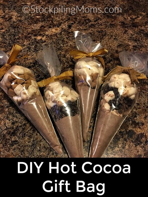 Diy Hot Cocoa Gift, Hot Chocolate Party Favors, Hot Cocoa Gift Ideas, Hot Cocoa Mix Gift, Diy Hot Chocolate Mix, Hot Chocolate Favors, Hot Cocoa Mix Recipe, Hot Cocoa Gift, Diy Hot Chocolate