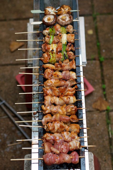 Yakitori is a Japanese skewered chicken, cooked on a griller with either sweet soy sauce or just salt. You don't marinate chicken! Great for entertaining a big crowd as it is a kind of finger food. It is so tasty and easy to eat that you would not realise you ate so many skewers of chicken! Japanese Skewers, Japanese Food Dishes, Skewered Chicken, Yakitori Recipe, Yakitori Skewers, Marinate Chicken, Sweet Soy Sauce, Big Crowd, Japanese Cooking