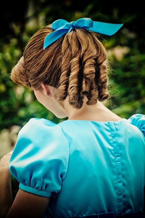 Wendy's hair is pretty straightforward... Hardest thing may be the bangs depending on the actress's hair... Ringlet curls in the back are easy with a smaller curling iron/wand and make sure to pin them to cool Wendy Peter Pan Costume, Peter Pan Musical, Peter Pan Images, Wendy Costume, Peter Pan Jr, Wendy Peter Pan, Peter Pan Costumes, Peter Pan Costume, Peter Pan Party