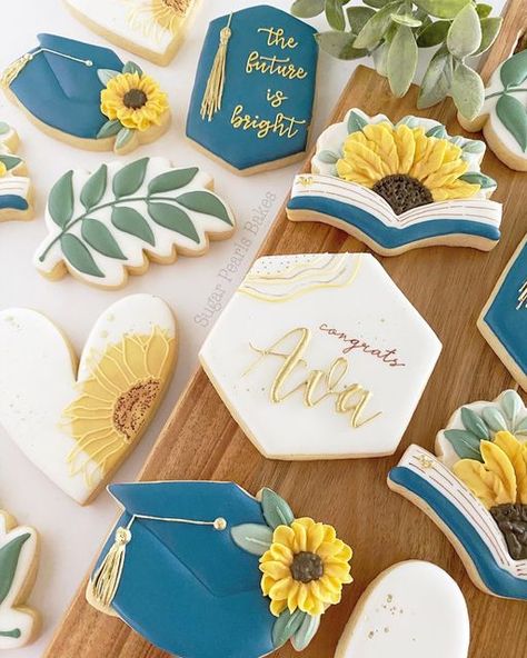 Sunflower Names, Sunflower Cookies, Cookie Recipes Decorating, Cut Out Cookie Recipe, Graduation Cookies, Flower Cookies, Congrats Grad, College Apartment, Cut Out Cookies