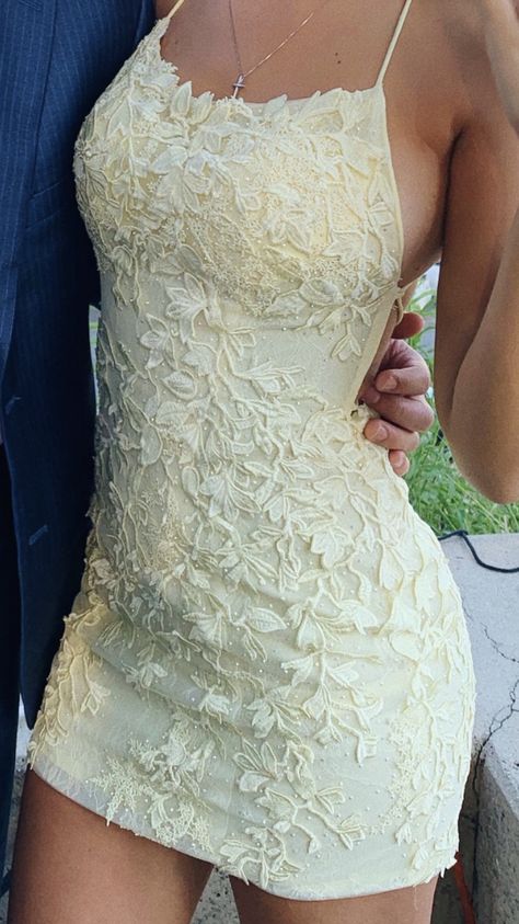 Yellow Dresses Prom, Yellow Prom Dress Short, Yellow Hoco Dress, Homecoming Dresses Yellow, Spring Dance Dresses, Light Yellow Dresses, Yellow Homecoming Dresses, Cute Formal Dresses, Semi Dresses