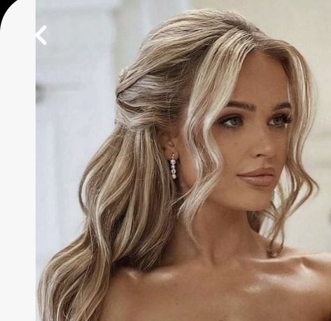 Wedding Volume Hairstyles, Half Up Half Down With Pieces Out, Middle Part Half Up Half Down Wedding, Volume Wedding Hair, Edgy Wedding Hair, Hairstyle Bridesmaid, Bridesmaid Hair Inspo, Bridemaids Hairstyles, Dance Hair