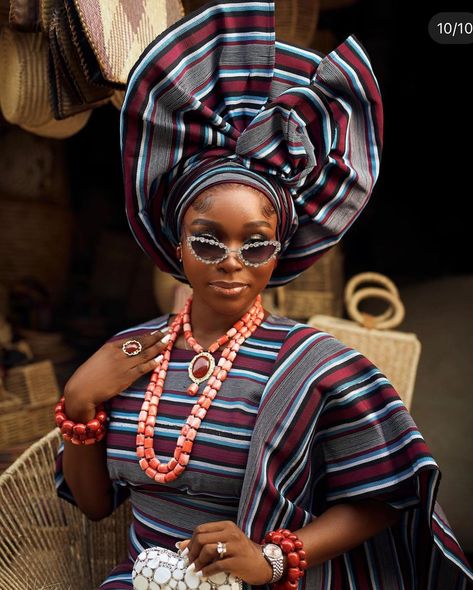 Oloriebi in oleku✨💗💗💗💗 . . FOLLOW @journalofafashionaddict for daily fashion inspirations. . . Photography @olamide_david Oleku@emaginebybukola Asooke@bimmms24 Make up @elamorprobeauty Gele @oni_gele Hair @malliaworld Frontal installation @adefunkeee Jewelry @_luideo_ a @tavinstores Styling @_emmanuelgoodnews ###journalofafashionaddict #oleku#asooke#explorenigeria#fashion #naijacelebrity #iwaju #disney Oleku Iro And Buba Ankara, African Wrapper, Frontal Installation, Iro And Buba, Engagement Photo Shoot Poses, African Head Dress, Nigeria Wedding, Yoruba People, Shoot Poses