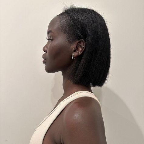 Natural Hair Journey Growth, Natural Hair Bob, Hair Growth Journey, Adut Akech, Short Relaxed Hairstyles, Pressed Natural Hair, Silk Press Natural Hair, Short Hair Black, Short Straight Hair