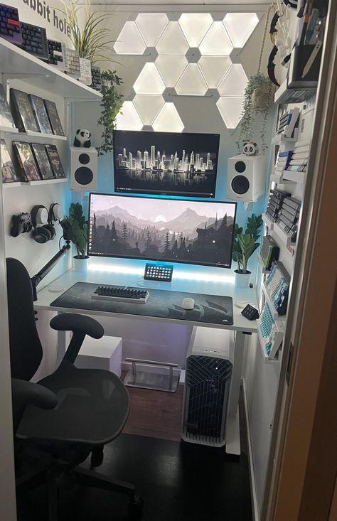 Video Game Room Ideas, Game Room Ideas, Small Game Rooms, Ideas Habitaciones, Best Gaming Setup, Pc Photo, Streaming Setup, Pc Gaming Setup, Light Panels