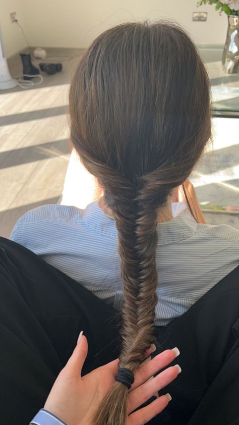 #hairstyles #fishtail #plaits #hair Fishtail Braids Aesthetic, Brunette Fishtail Braid, Hairstyle With Plaits, Single Fishtail Braid, Braided Hairstyles Fishtail, Fishbraids Hairstyles, One Plait Hairstyles, Fish Tale Hairstyles, Hairstyles Plats