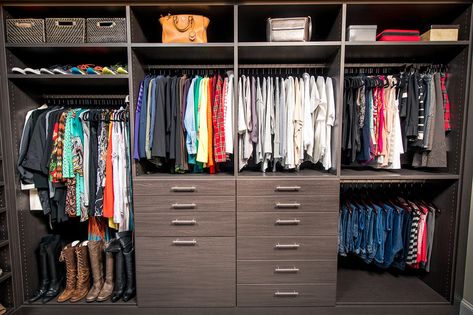 Wardrobe Internal Design For Women, Designer Handbag Storage, Wardrobe Internal, Wardrobe Internal Design, Closet Redo, Chic Organization, No Closet Solutions, Acrylic Drawers, Closet Layout