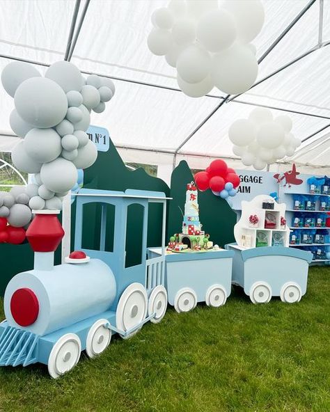 Train Dessert Table, Boys Train Birthday Party Ideas, Train Backdrop Party, Train 1st Birthday Party, Train Birthday Party Two Year Old, Train Theme Decorations, Train Balloon Garland, Diy Train Decor, Train Prop