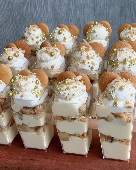 banana pudding shooters 🍌I literally can’t get enough🤗I loveeeee shooters.⁣ •⁣ •⁣ •⁣ Sprinkles from @fancysprinkles ✨⁣ •⁣ •⁣ •⁣… Banana Pudding Shooters, Pudding Shooters, Baptism Desserts, Cake Shooters, Dessert Shooters Recipes, Shooter Recipes, Banana Pudding Desserts, Smores Dessert, Cake Beautiful