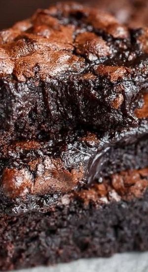 Chewy Brownies Recipe, Homemade Brownies Easy, Cocoa Powder Recipes, Fudge Brownie Recipe, Cake Brownie, Cocoa Brownies, Resep Brownies, Fudgy Brownie Recipe, Best Brownie Recipe