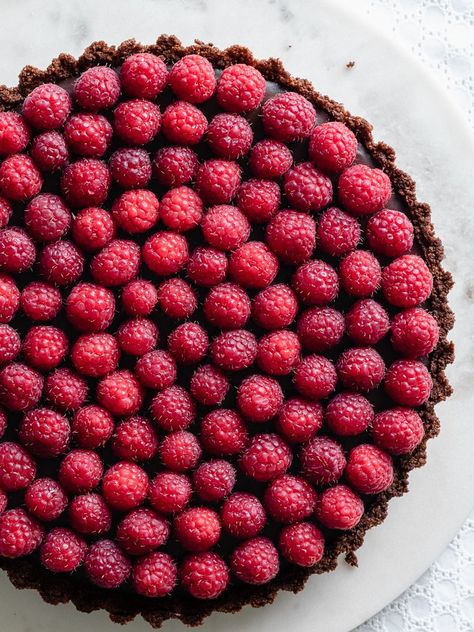 Raspberry Chocolate Ganache, Raspberry Topping, Ganache Tart, Chocolate And Raspberry Tart, Raspberry Ganache, Chocolate Ganache Tart, Chocolate Ganache Filling, Raspberry Desserts, Berry Tart