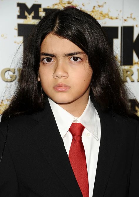 Prince Michael 'Blanket' Jackson II - Mother, Father & Life - Biography Prince Jackson, Blanket Jackson, Bigi Jackson, Mj Kids, Prince Michael Jackson, Joseph Prince, Surrogate Mother, Michael Jackson Pics, Paris Jackson