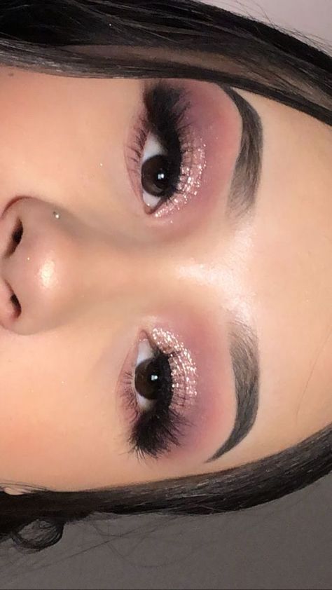 Xv Pink Makeup, Simple Makeup Looks For Quinceanera, Pink Quince Makeup Looks, Light Pink Quince Makeup, Pink Quince Makeup, Pink Hoco Makeup, Xv Makeup, Romantic Eye Makeup, Sweet 16 Makeup