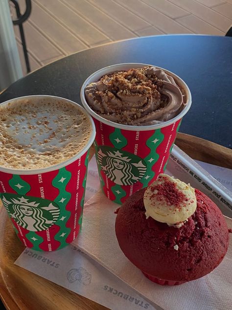 Christmas Chronicles Aesthetic, Winter Aesthetic Pictures, Christmas Core, Christmas Starbucks, Christmas Dreaming, Starbucks Christmas, Cosy Christmas, Christmas Feeling, Christmas Inspo